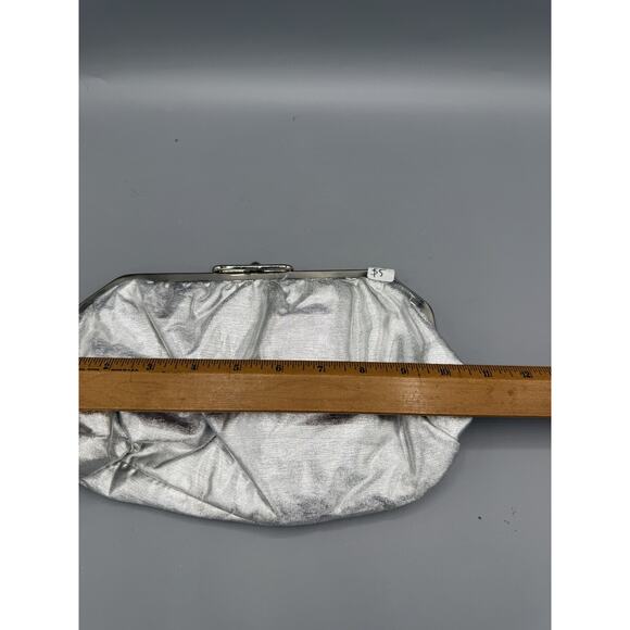 Vintage Silver Metallic Ruched Kiss Lock Clutch Purse Evening Bag ~ 11” - Picture 5 of 6